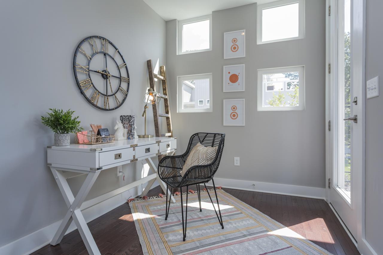 Downtown Southern Luxury Living 2BR & Free Parking - thumb 2