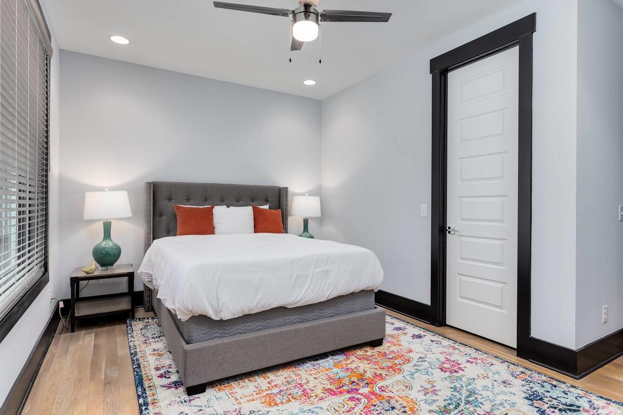 Four-Bedroom Four-Bath West End Townhouse - thumb 26