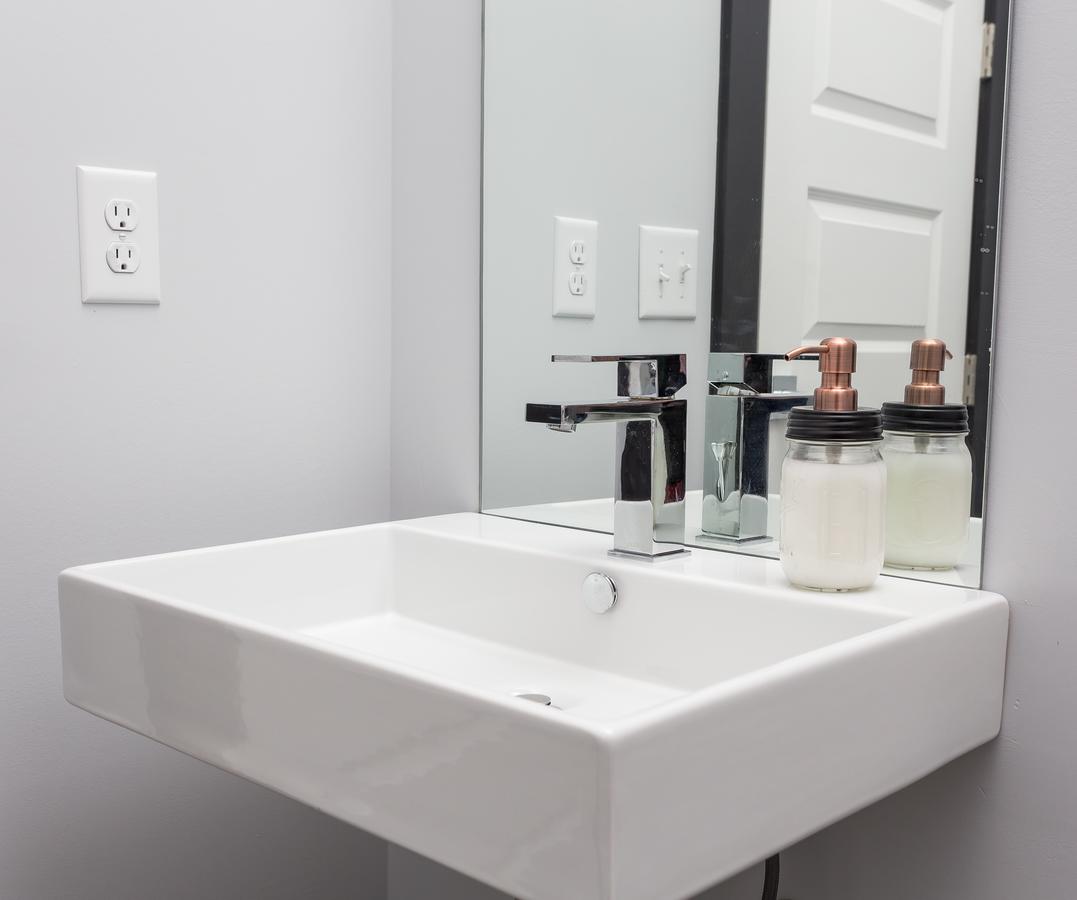 Four-Bedroom Four-Bath West End Townhouse - thumb 3