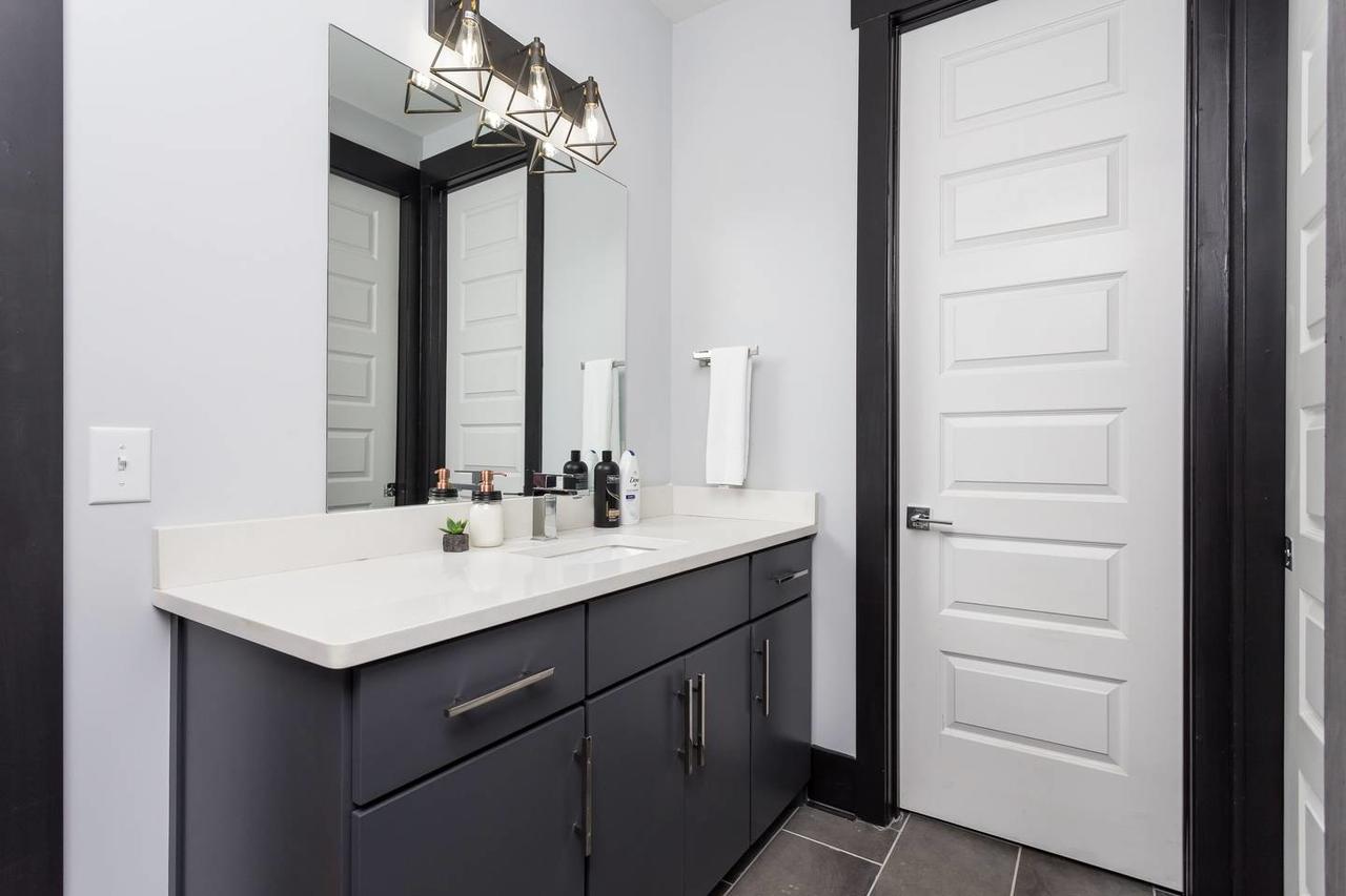 Four-Bedroom Four-Bath West End Townhouse - thumb 20