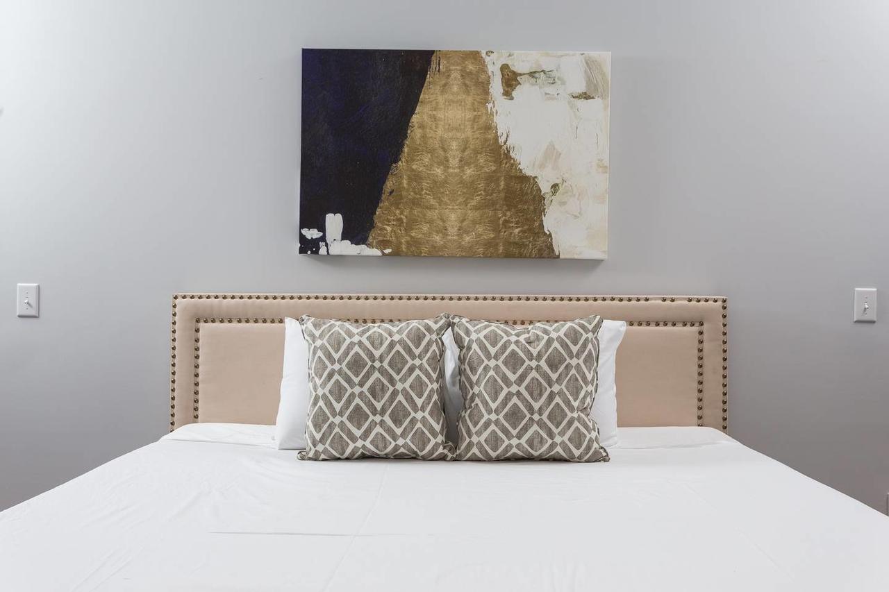 Four-Bedroom Four-Bath West End Townhouse - thumb 28