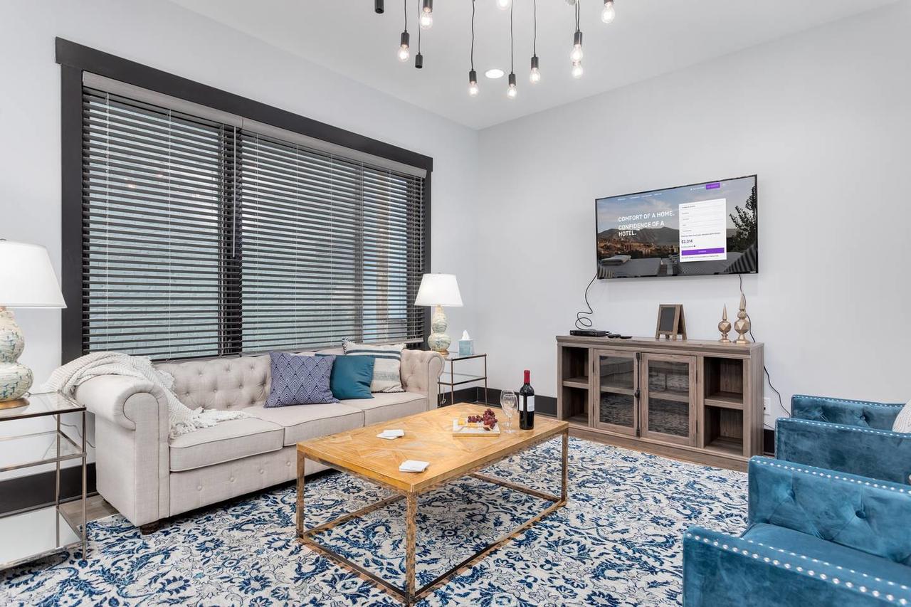 Four-Bedroom Four-Bath West End Townhouse - thumb 0