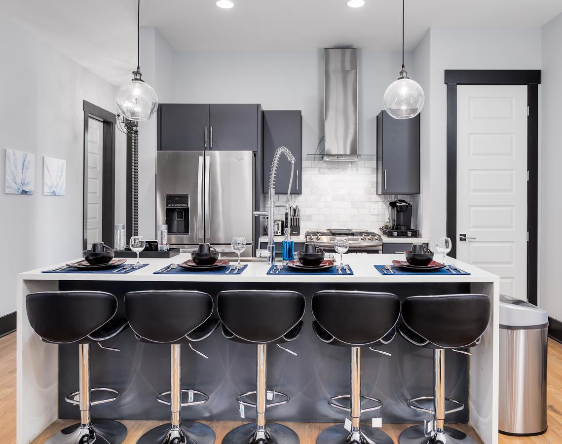 Four-Bedroom Four-Bath West End Townhouse - thumb 2