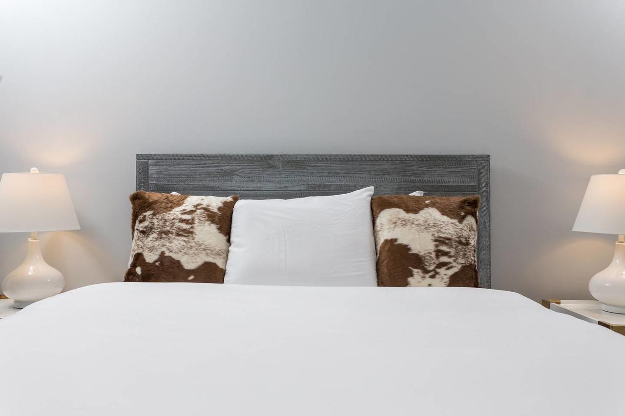 Four-Bedroom Four-Bath West End Townhouse - thumb 19