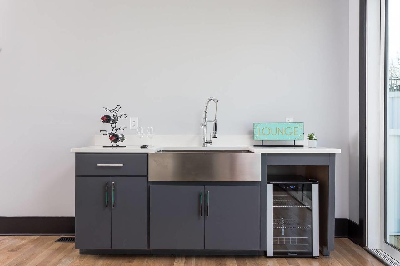 Four-Bedroom Four-Bath West End Townhouse - thumb 21