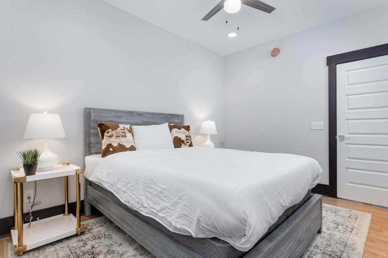 Four-Bedroom Four-Bath West End Townhouse - thumb 24