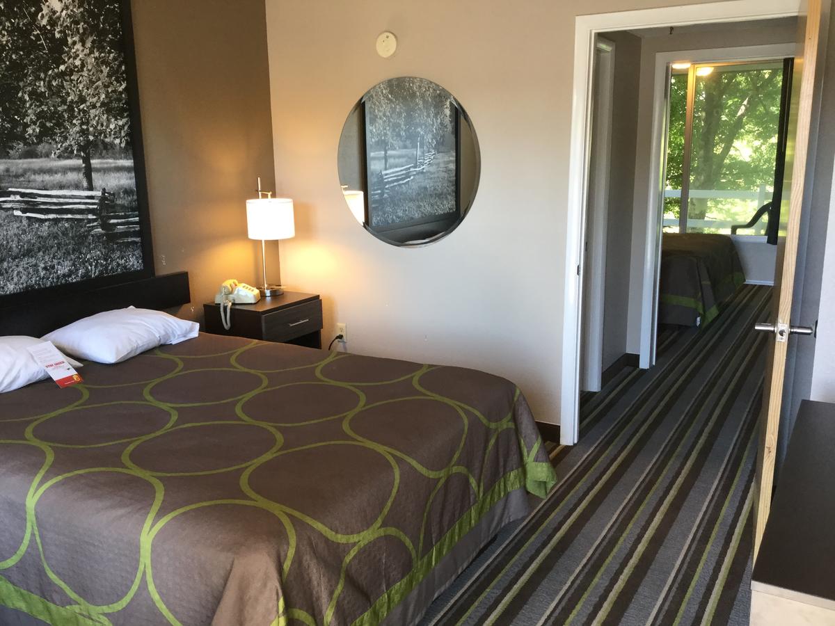 Super 8 By Wyndham Sevierville Riverside - thumb 6
