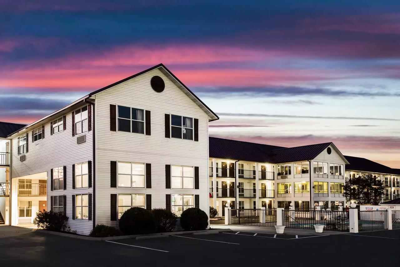 Super 8 By Wyndham Sevierville Riverside - thumb 4