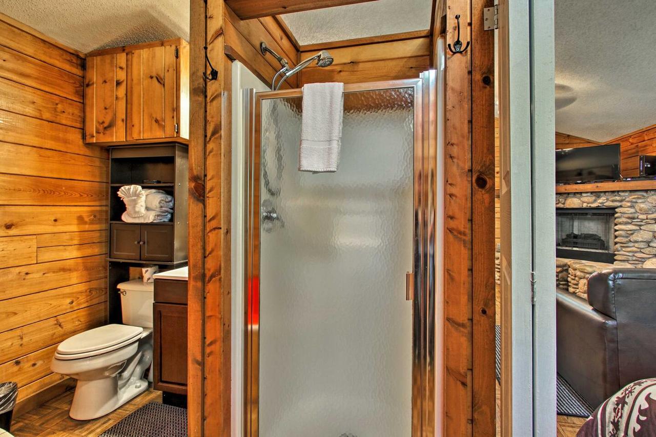 River Rush- Cozy Riverfront Cabin 5 Mi To Pigeon Forge - thumb 20