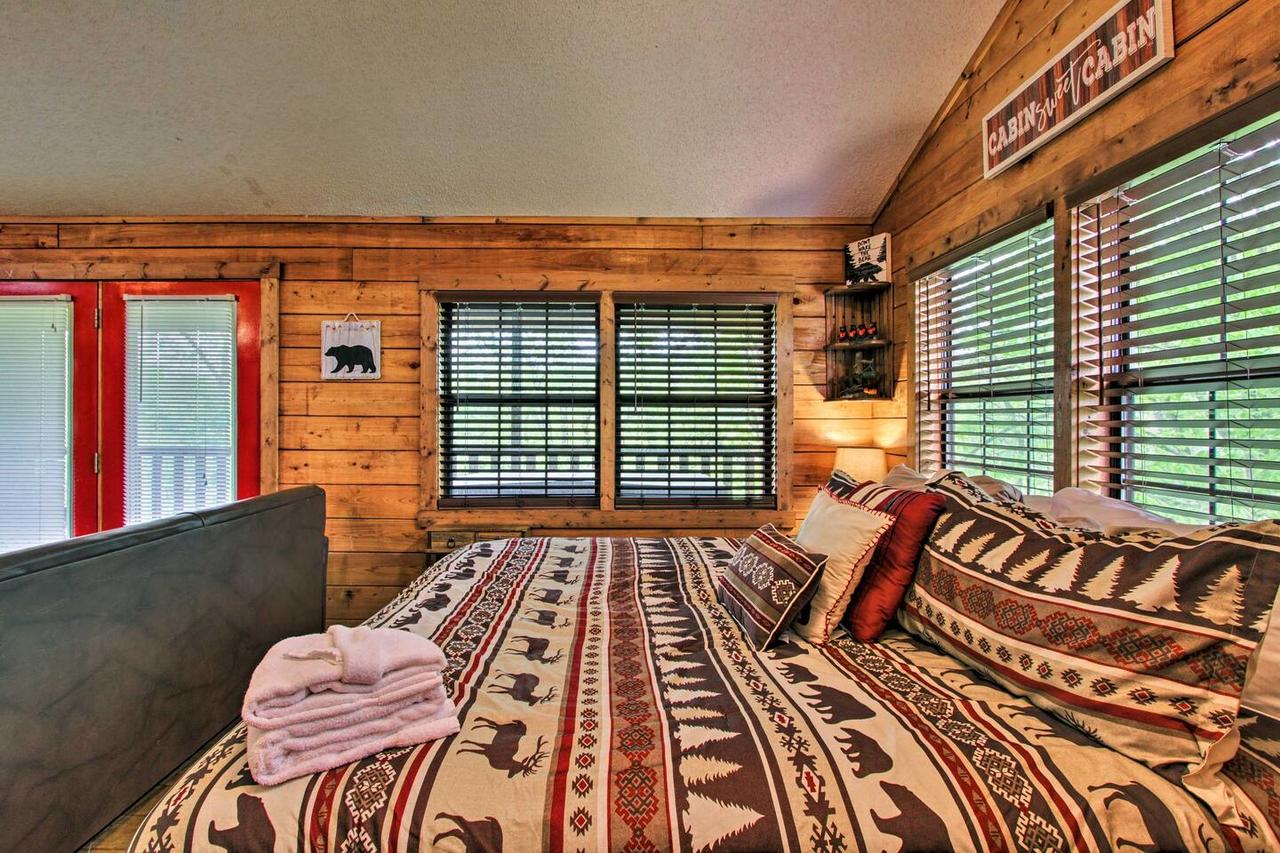 River Rush- Cozy Riverfront Cabin 5 Mi To Pigeon Forge - thumb 15