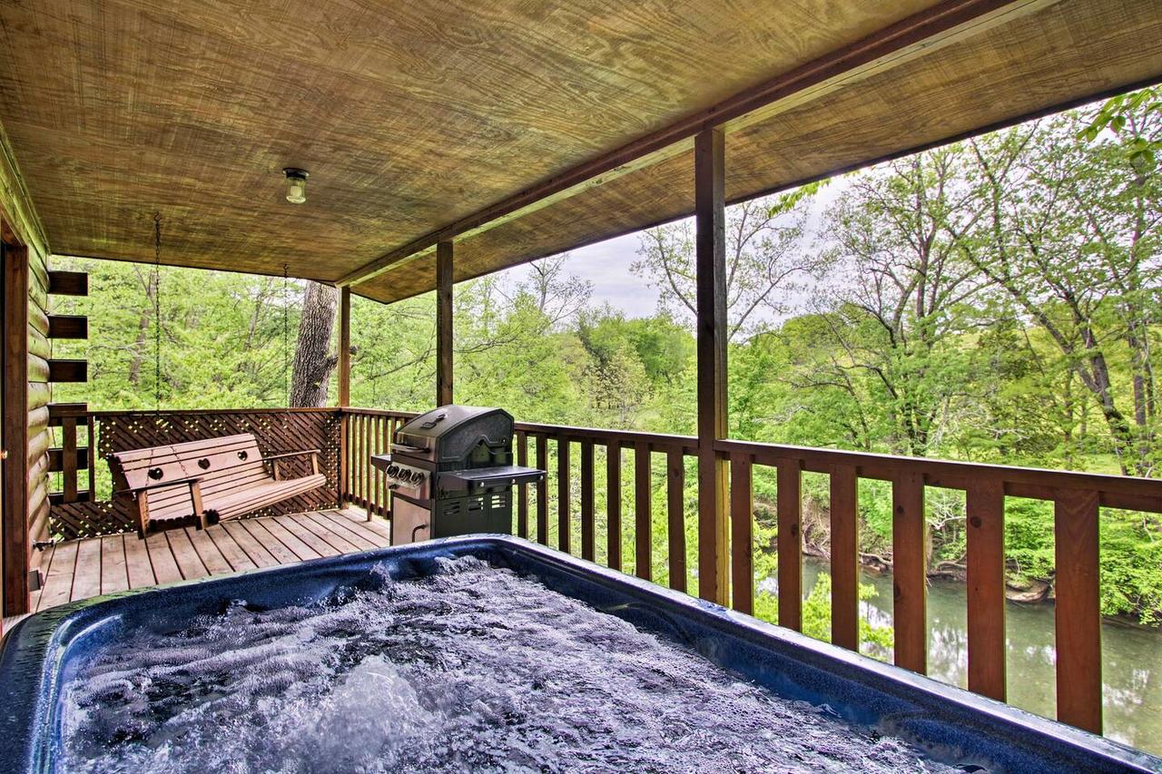 River Rush- Cozy Riverfront Cabin 5 Mi To Pigeon Forge - thumb 1