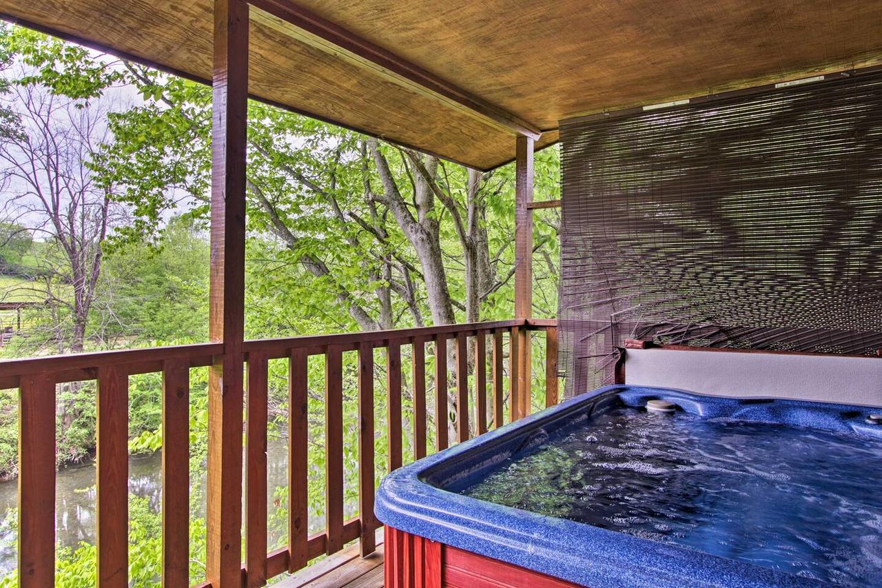 River Rush- Cozy Riverfront Cabin 5 Mi To Pigeon Forge - thumb 4
