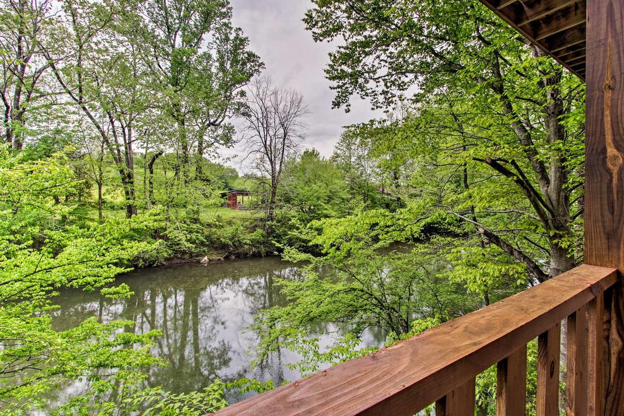 River Rush- Cozy Riverfront Cabin 5 Mi To Pigeon Forge - thumb 10