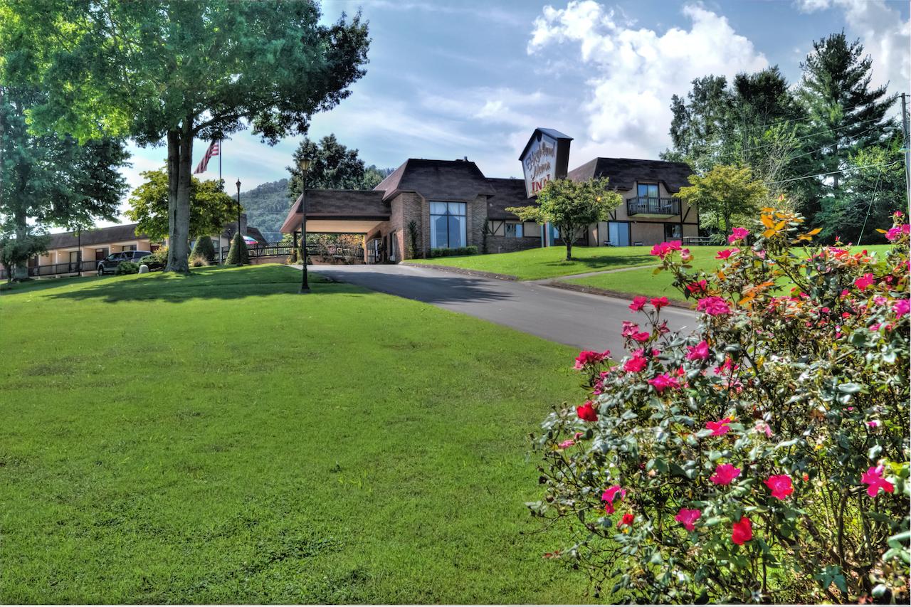 Highland Manor Inn - thumb 1