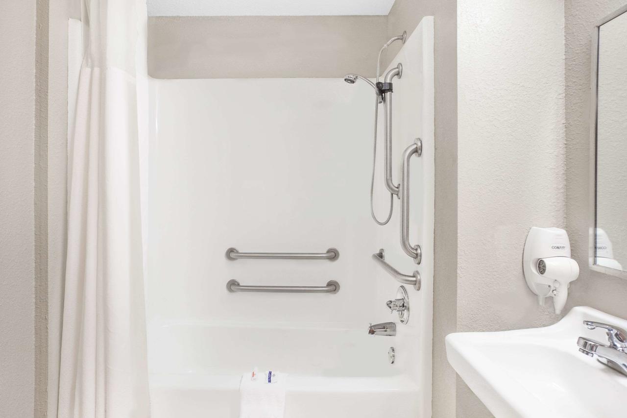 Microtel Inn & Suites By Wyndham Manchester - thumb 4