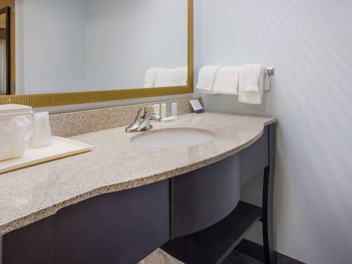 Clarion Inn Cleveland - thumb 17