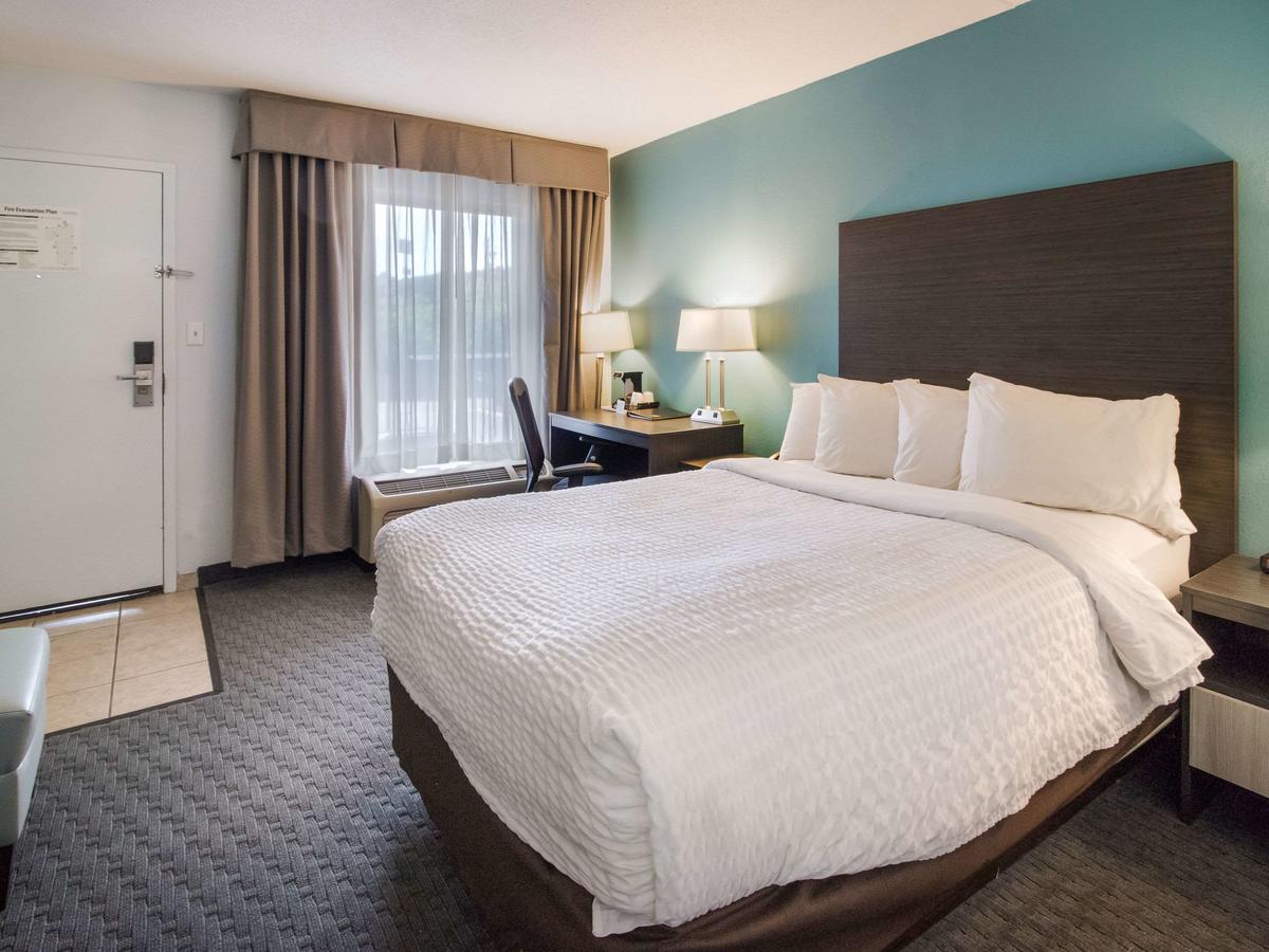 Clarion Inn Cleveland - thumb 9