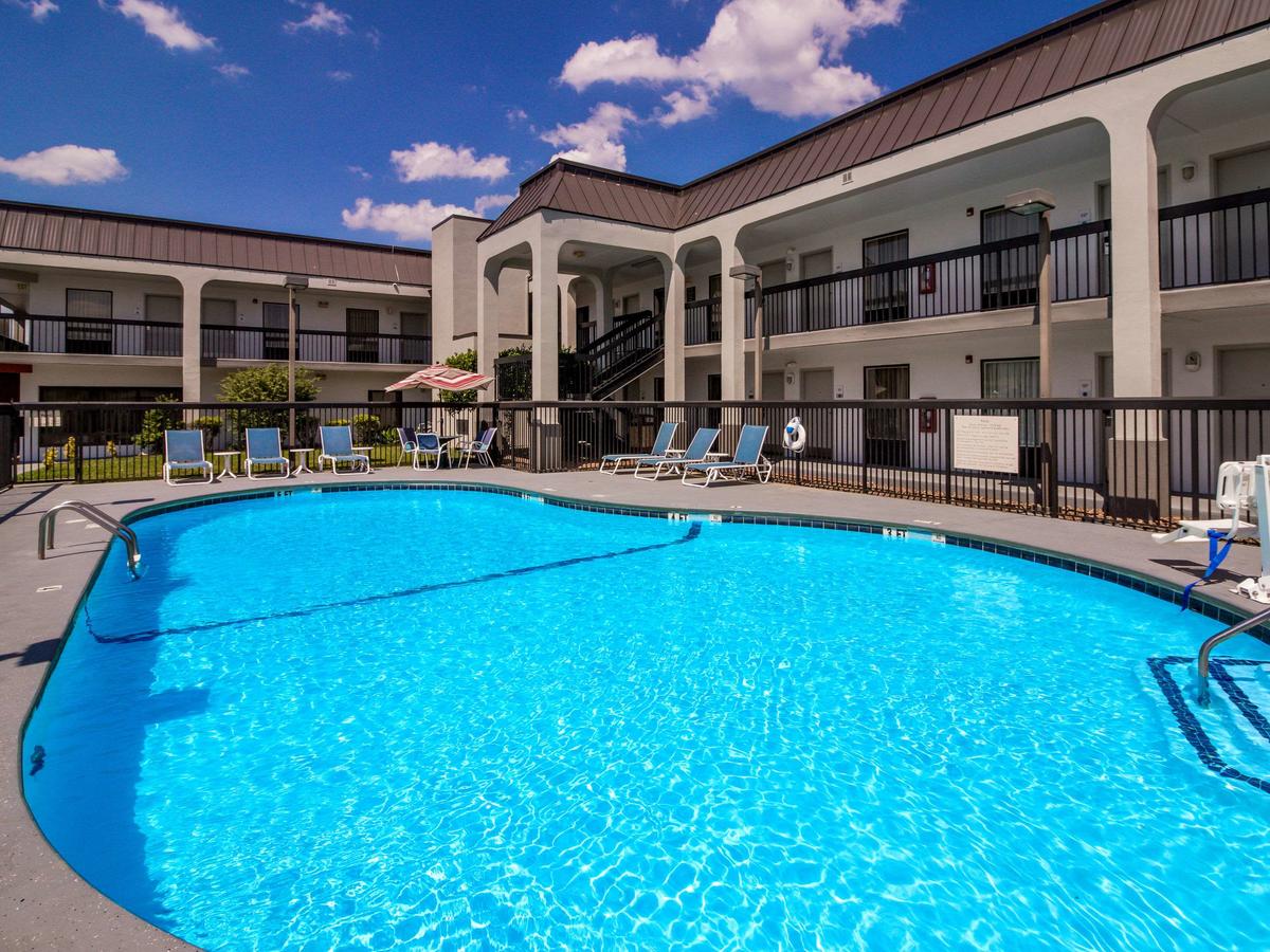 Clarion Inn Cleveland - thumb 0