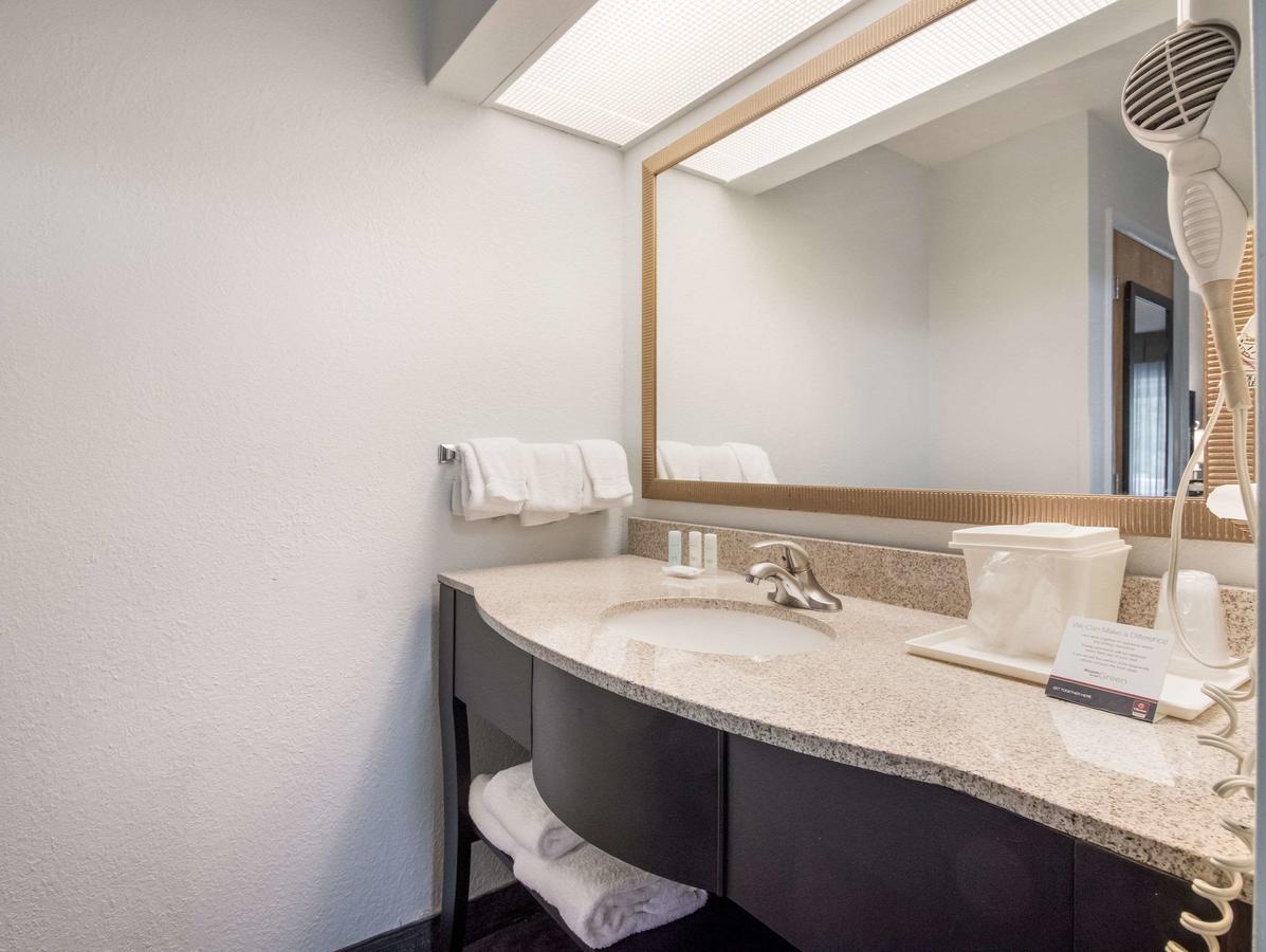 Clarion Inn Cleveland - thumb 18