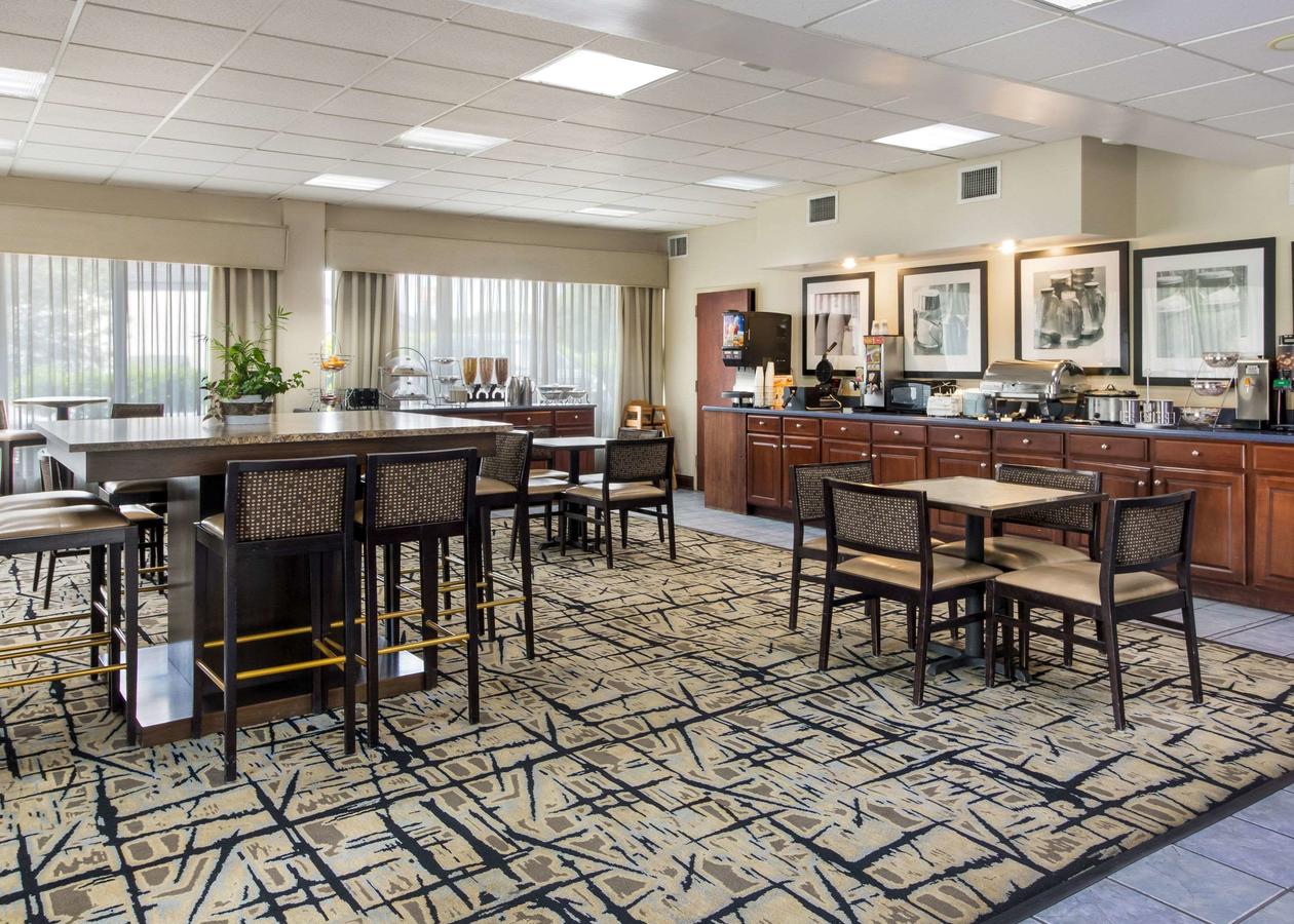 Clarion Inn Cleveland - thumb 16