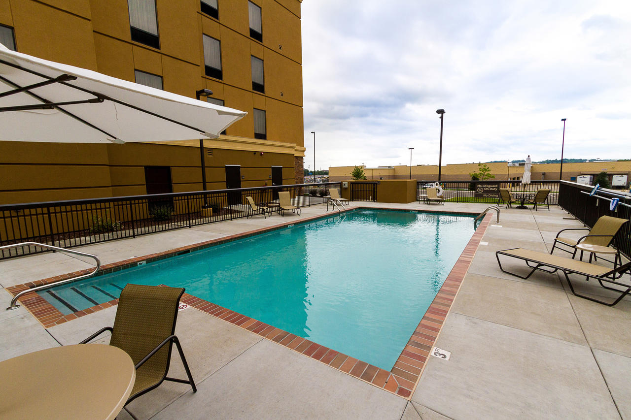 Hampton Inn Fayetteville - thumb 16