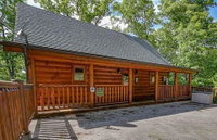 2 Swimming pools FREE Mini Golf HONEY BEAR Mtn Cabin - Hot Tub - Pool Table Tourism Bookings