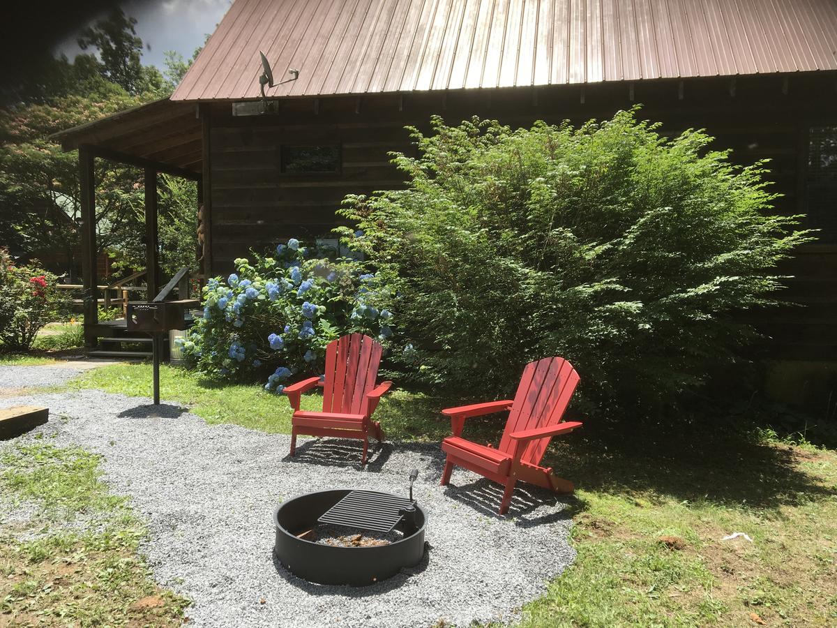 Country Charm Cabin With Firepit - thumb 9