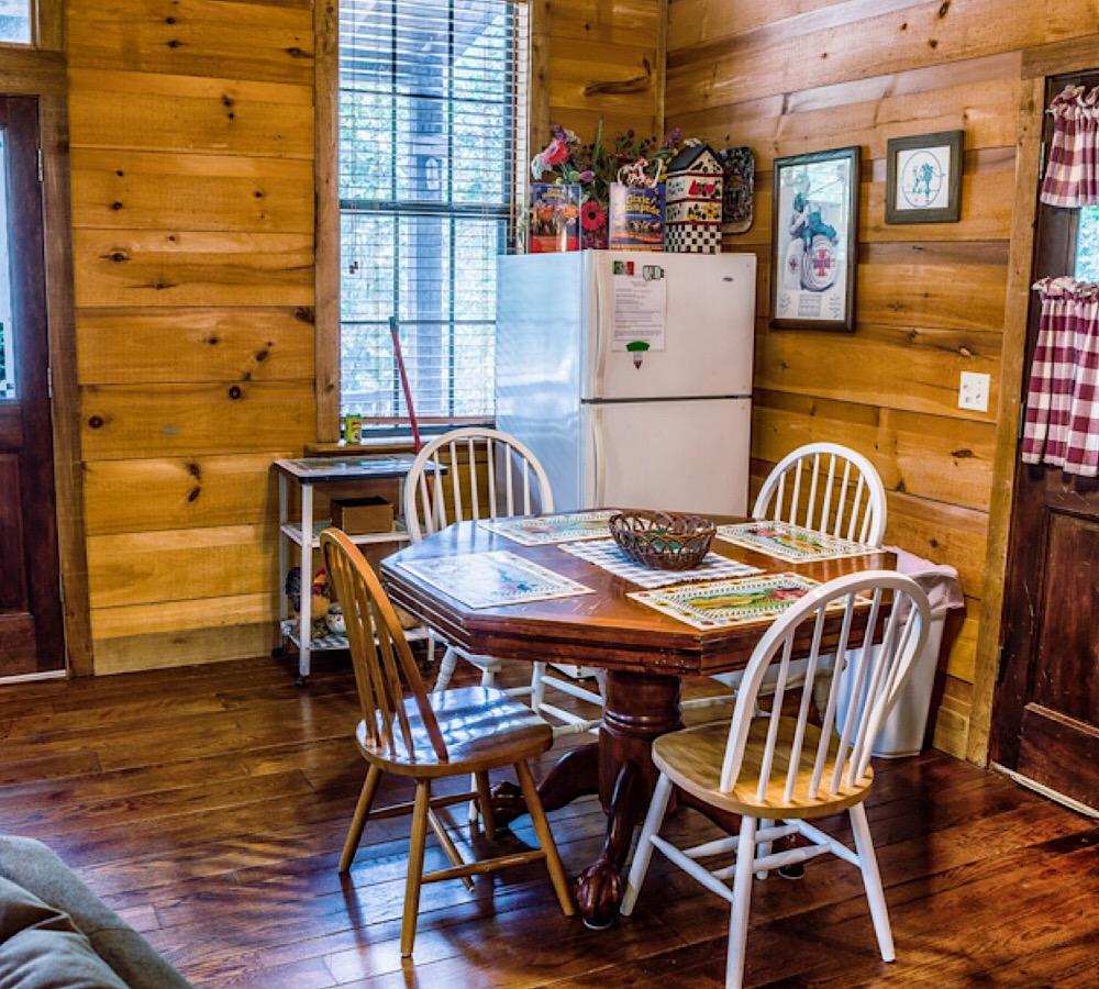 Country Charm Cabin With Firepit - thumb 21