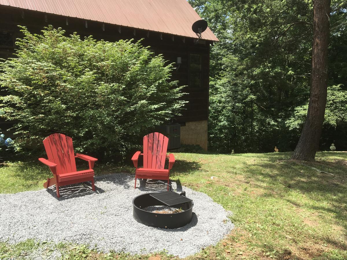 Country Charm Cabin With Firepit - thumb 8