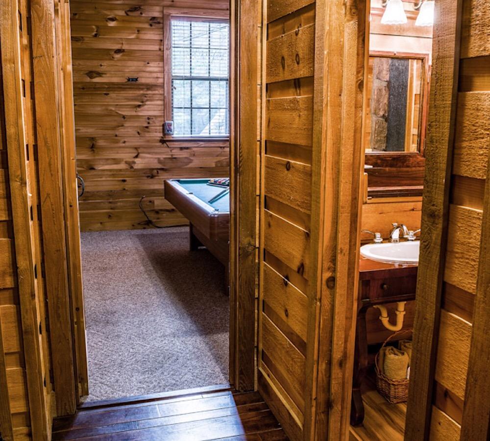 Country Charm Cabin With Firepit - thumb 22