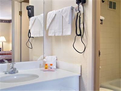 Howard Johnson By Wyndham Cleveland - thumb 7