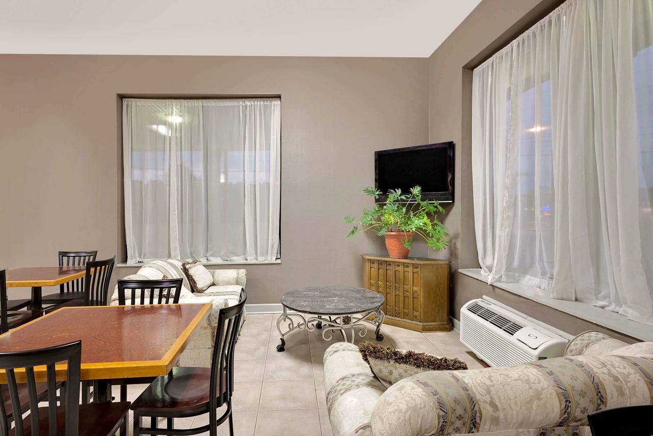 Howard Johnson By Wyndham Cleveland - thumb 22