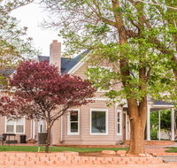 Grand Circle Bed and Breakfast - Tourism Bookings