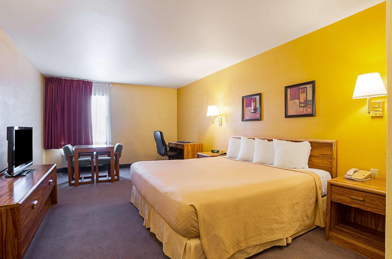Rodeway Inn & Suites Blanding - thumb 17