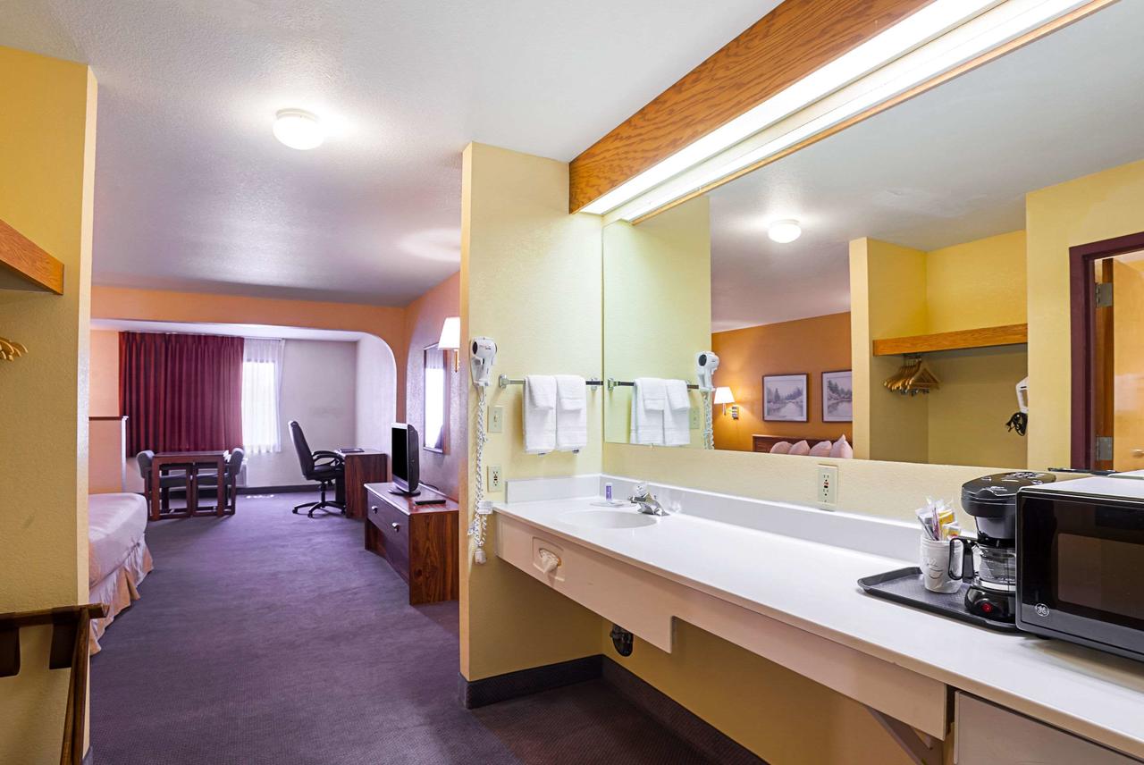 Rodeway Inn & Suites Blanding - thumb 20