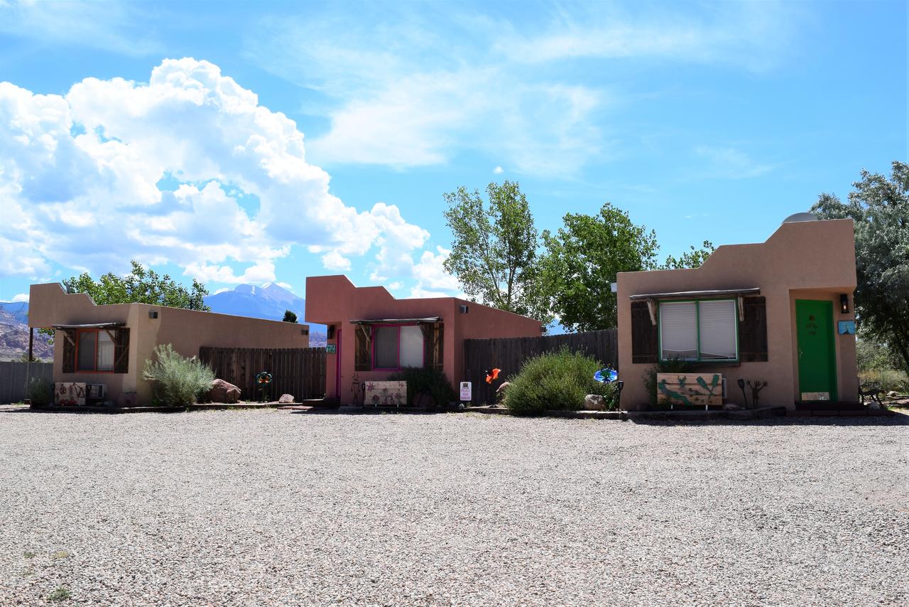 St. Danes Cabins (Prickly Pear Adobe Cabin) - thumb 6