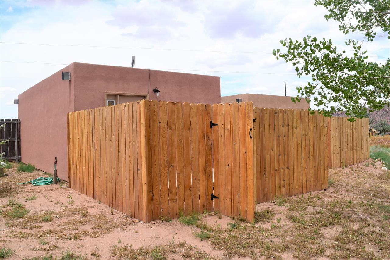 St. Danes Cabins (Prickly Pear Adobe Cabin) - thumb 36
