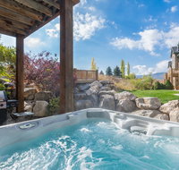 Luxury Townhouse in Wolf Creek - Tourism Bookings