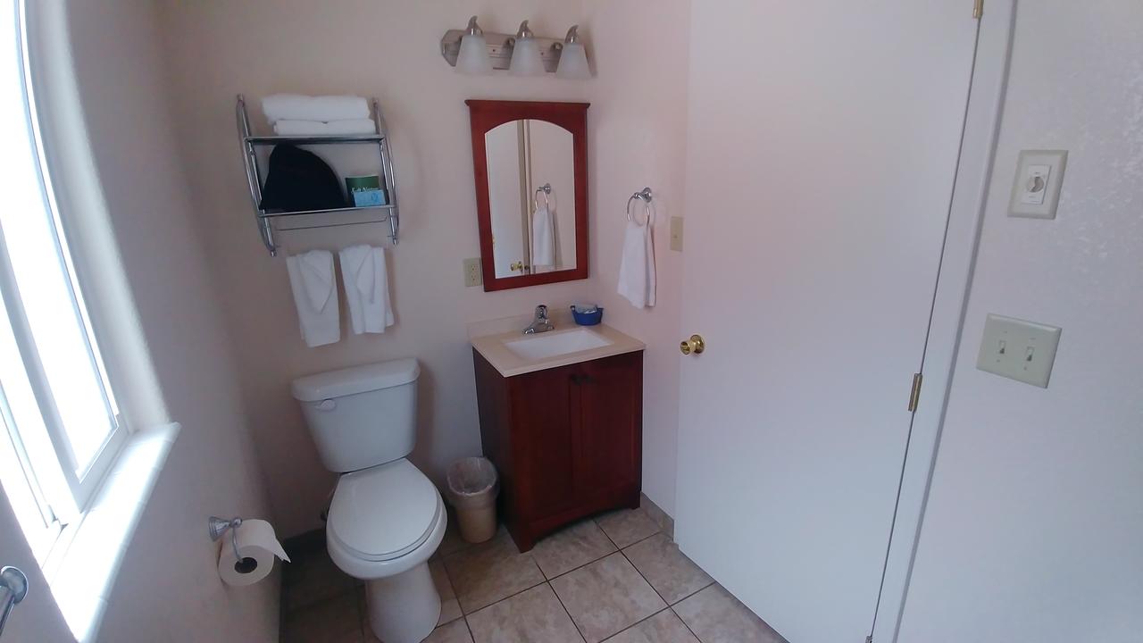 Blue Pine Motel - thumb 15