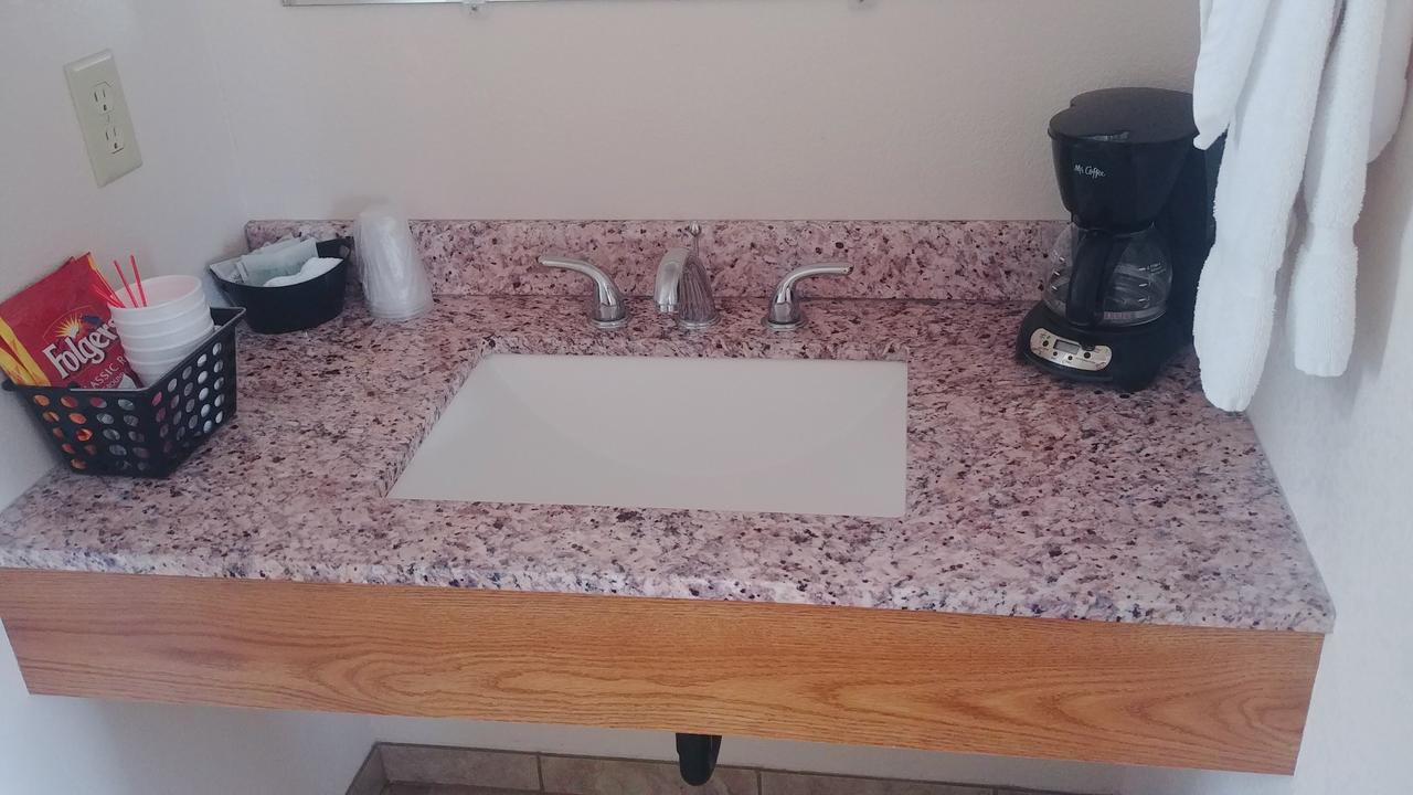 Blue Pine Motel - thumb 22