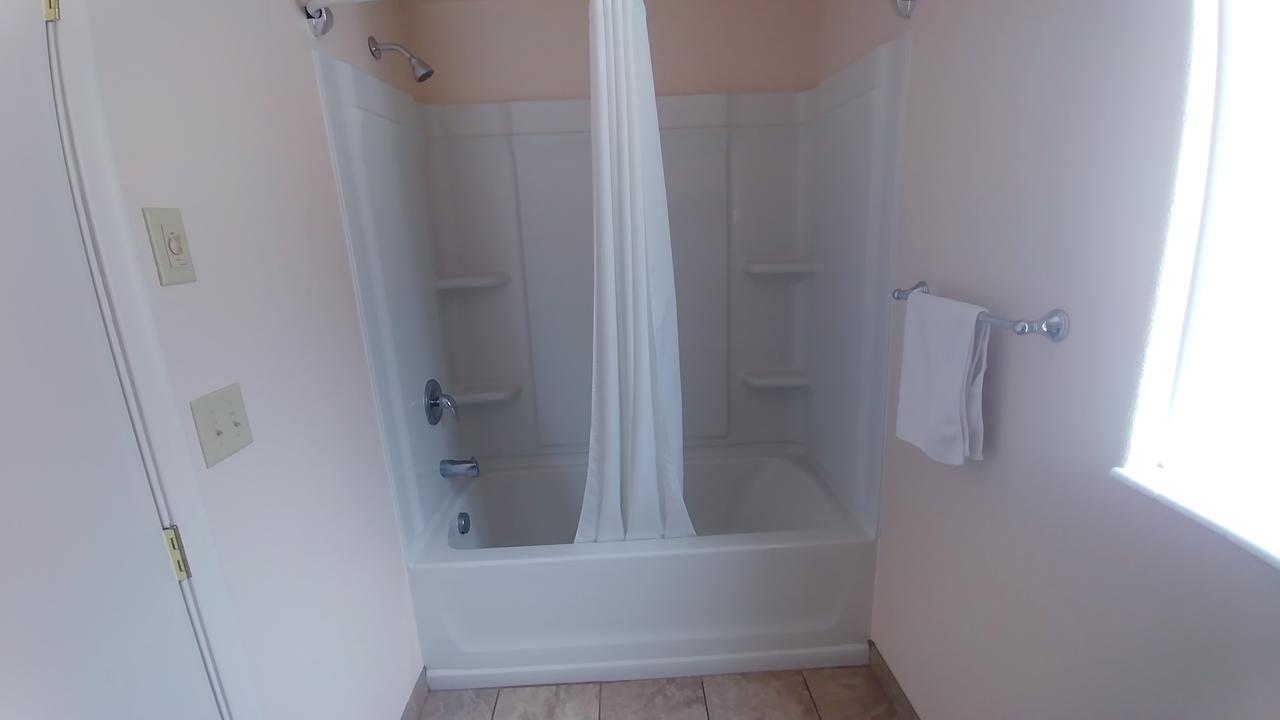 Blue Pine Motel - thumb 17