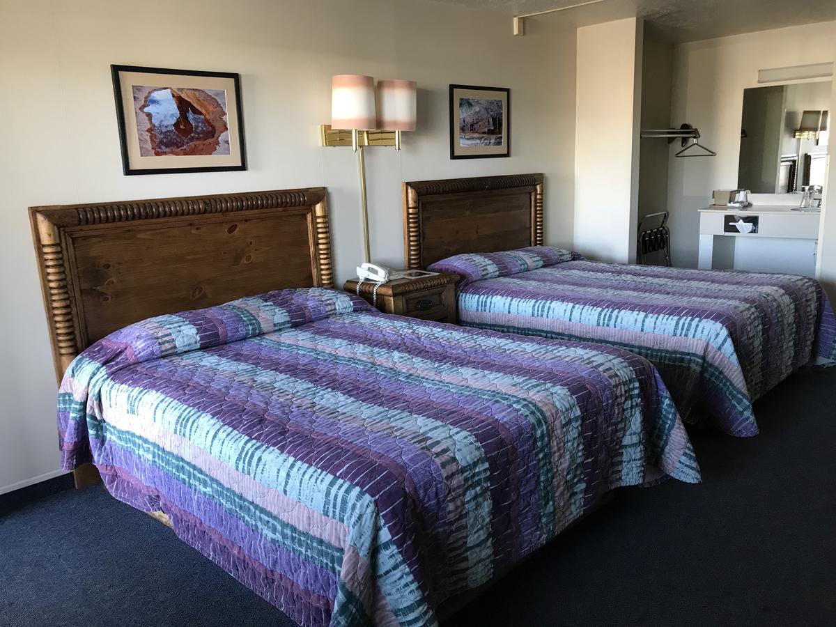 Four Corners Inn - thumb 7
