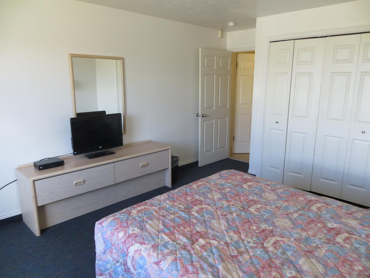 Four Corners Inn - thumb 10