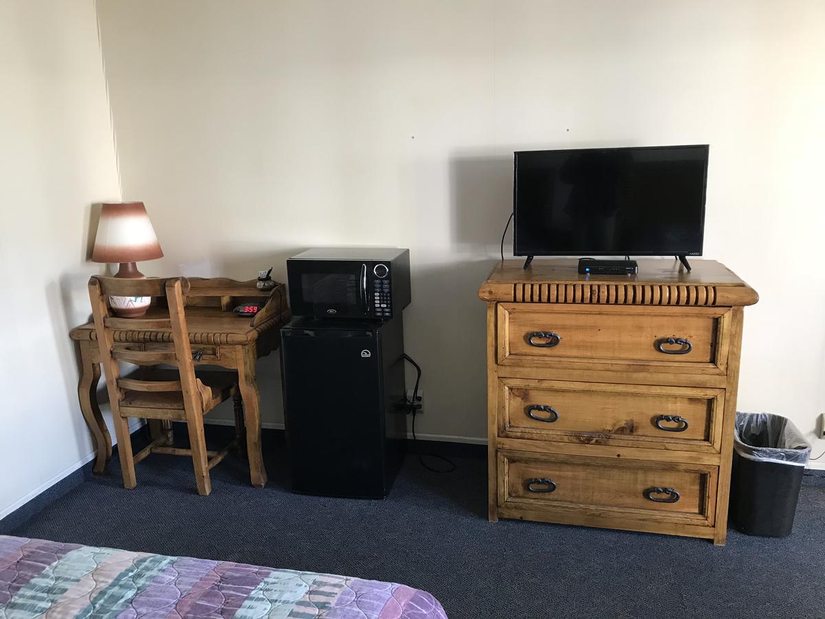 Four Corners Inn - thumb 5