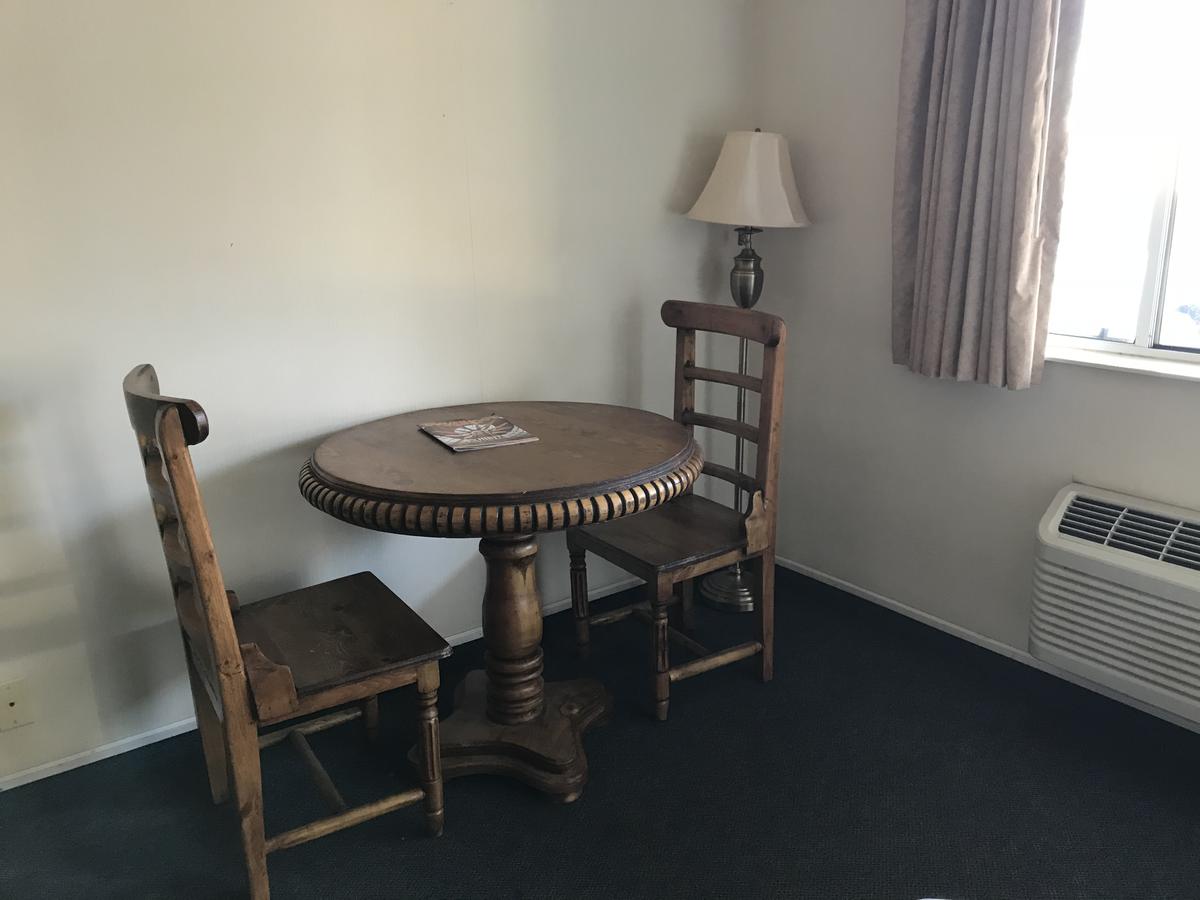 Four Corners Inn - thumb 6