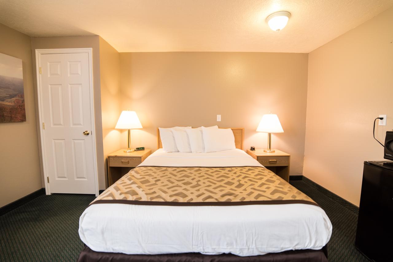 Red Ledges Inn - thumb 19