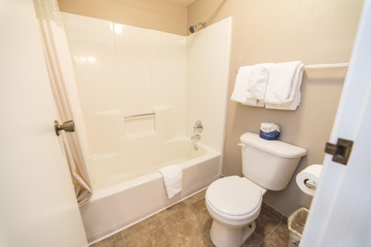 Red Ledges Inn - thumb 22