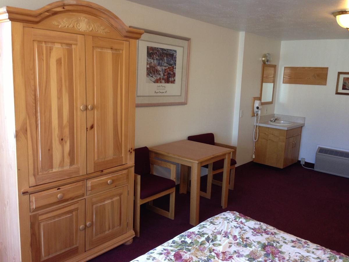 Purple Sage Motel - thumb 16