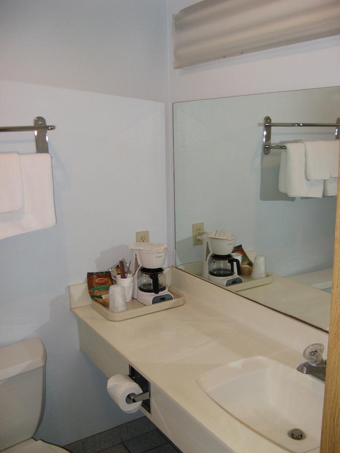 Best Host Inn - thumb 21