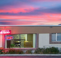 Best Host Inn - Hotels Santiago